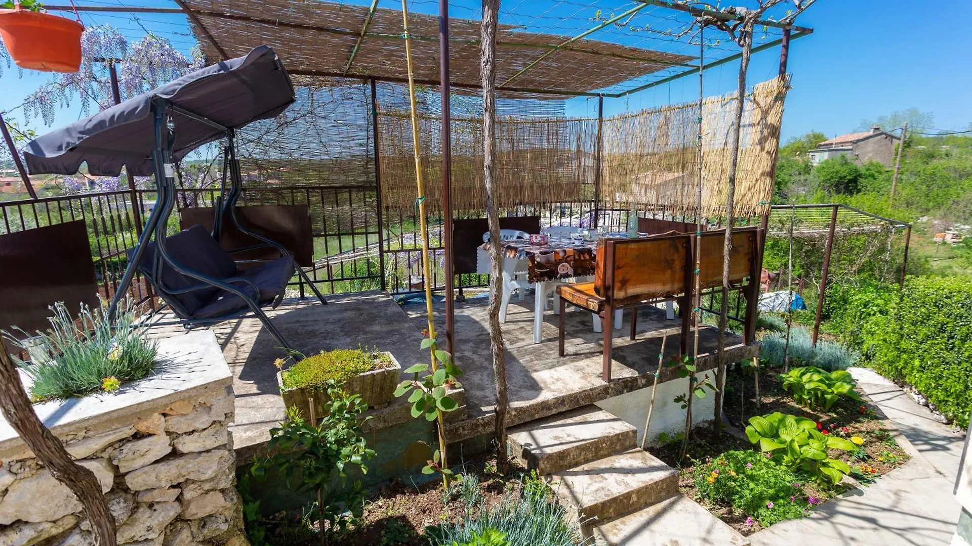 Holiday House Gioia Cristina Labin
